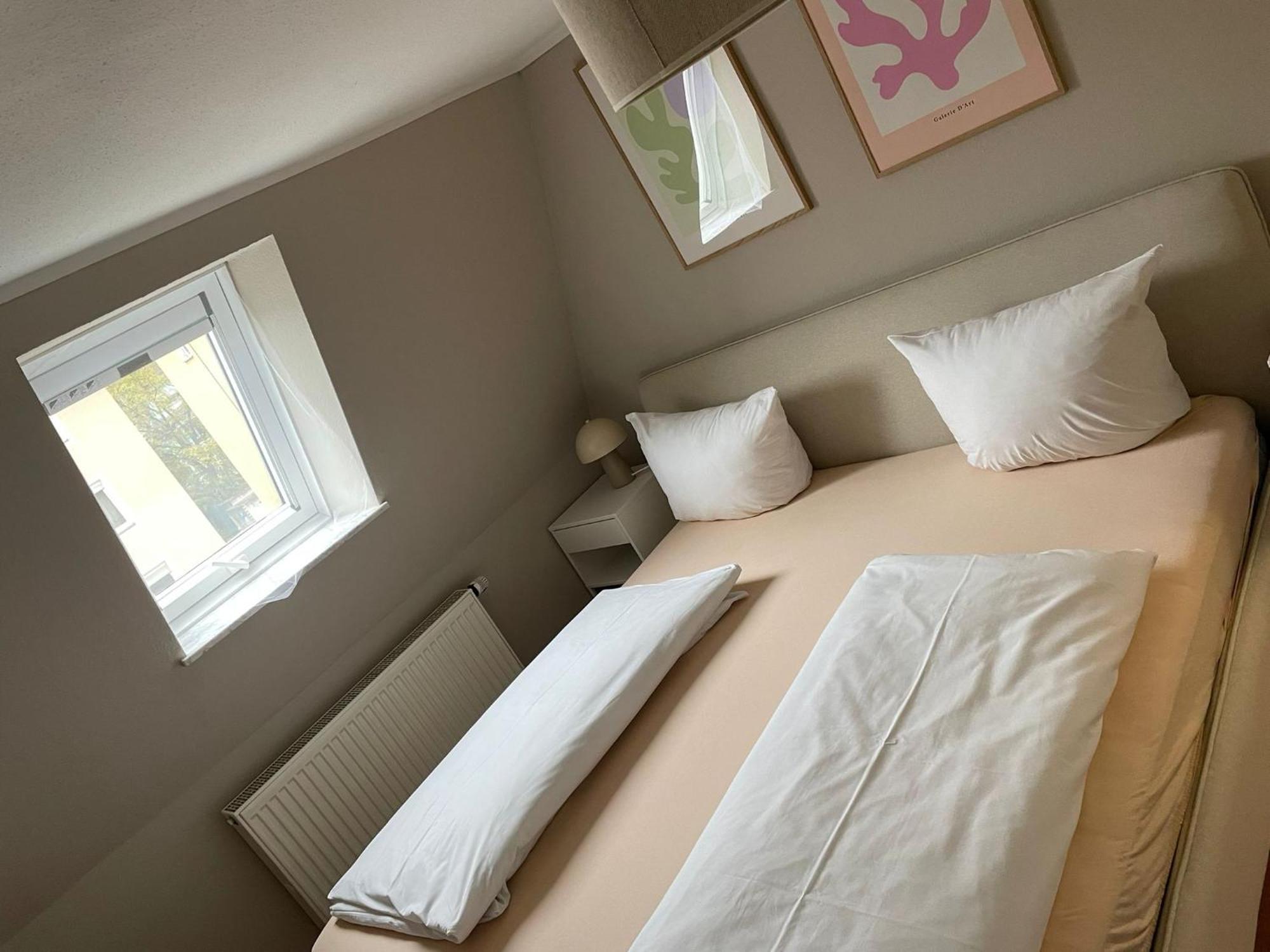 Homie Stay Schiestlstrasse - Moderne Dachgeschosswohnung Mit 2 Schlafzimmern Würzburg Eksteriør bilde