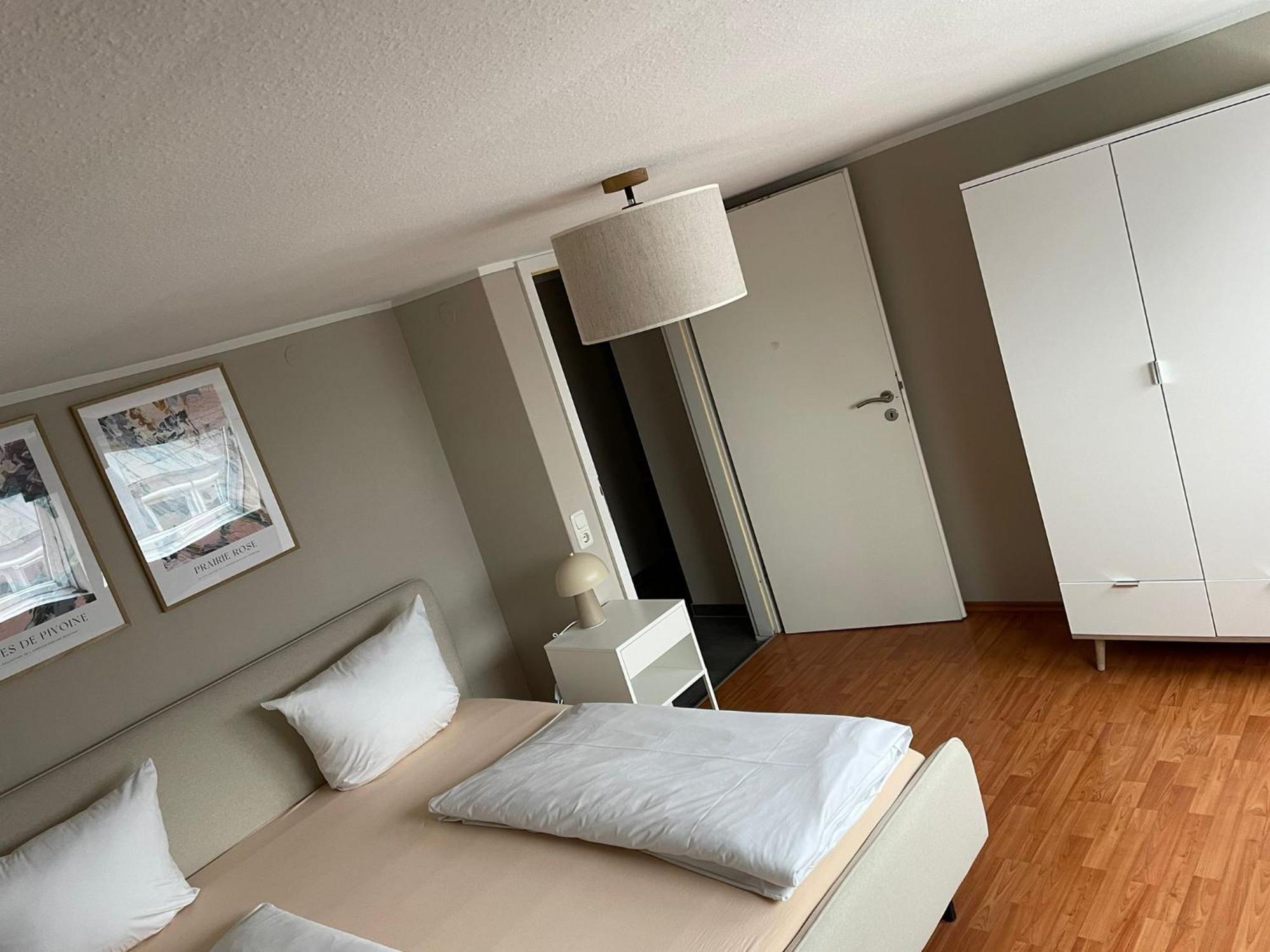 Homie Stay Schiestlstrasse - Moderne Dachgeschosswohnung Mit 2 Schlafzimmern Würzburg Eksteriør bilde